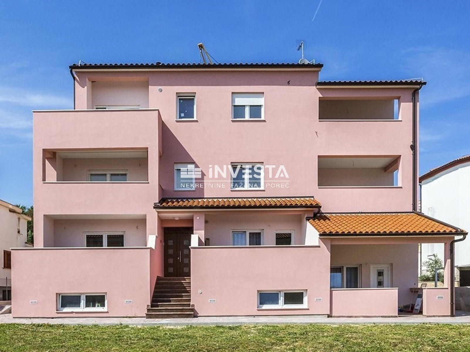 Medulin, apartmanska kuća na mirnoj lokaciji,na samo 80 metara od mora - cover