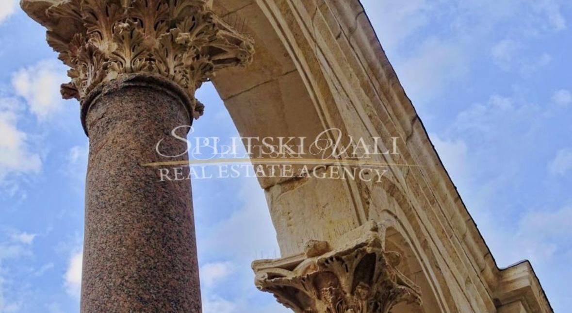 TROSOBAN STAN U NOVOGRADNJI NA MEJAŠIMA - DUGOROČNO - cover