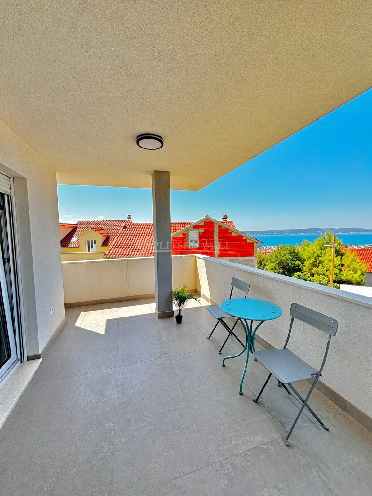 Luksuzan dvosoban stan, PRVO USELJENJE! Parking, pogled - cover