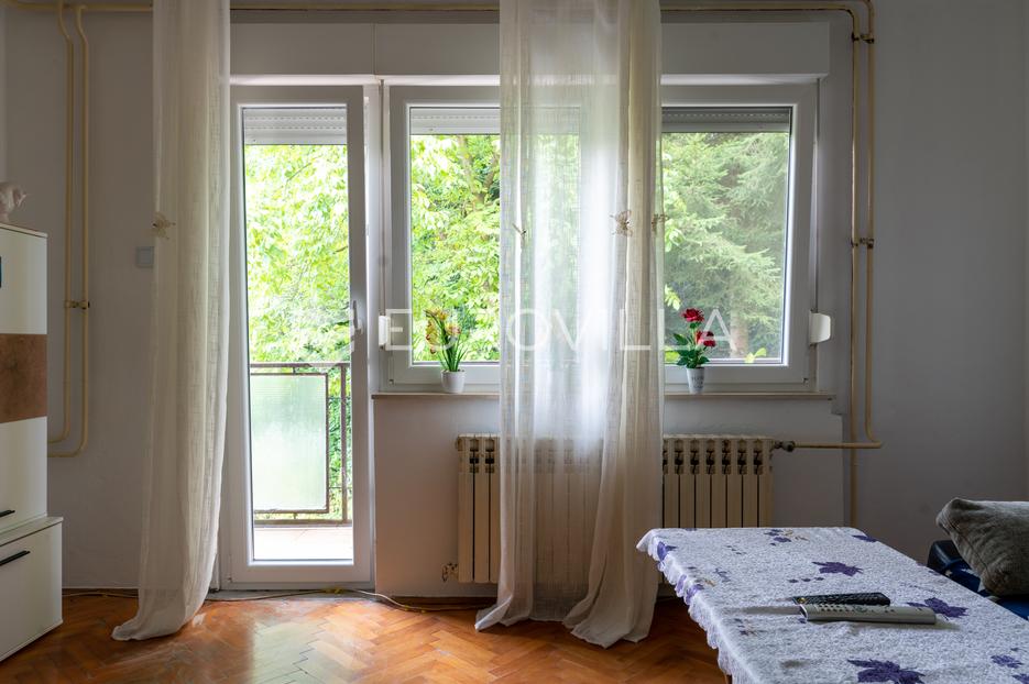 Požega, STAMBENA KUĆA sa dva etažirana stana 335 m2, poslovna prilika - cover