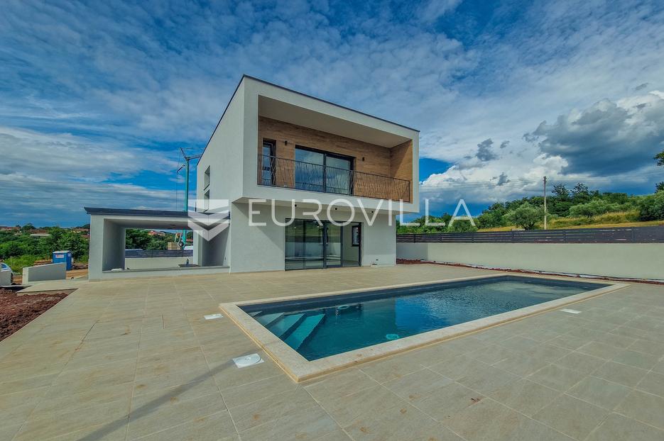 Istra, Buje-Kaštel, vila 166 m2 sa bazenom - cover