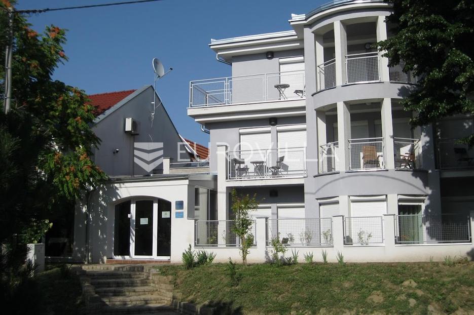 Vukovar, centar, vila sa 13 smještajnih jedinica, poslovna prilika - cover