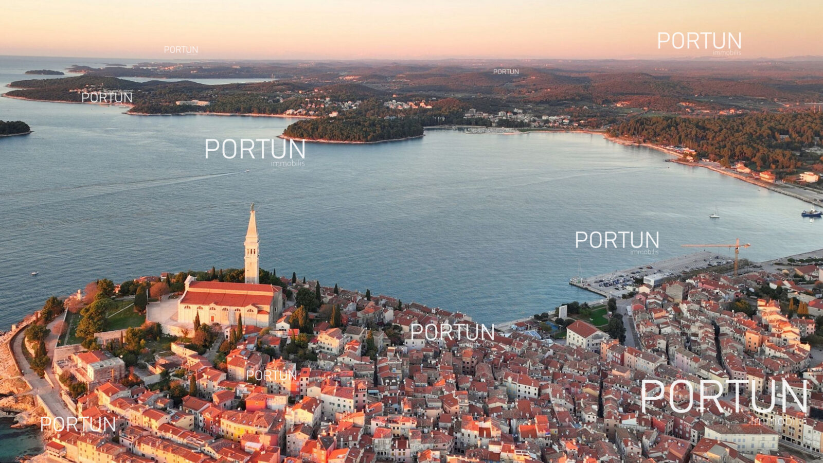 Rovinj, građevinsko zemljište nedaleko plaže - cover