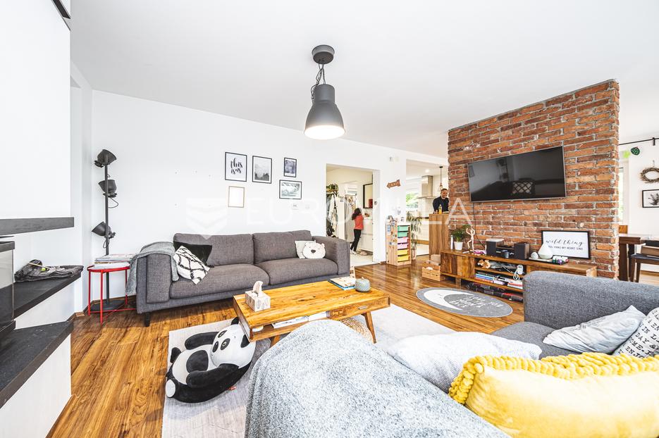 Donji Dragonožec, prekrasna kuća površine 296 m2 na zemljištu od 1400 m2 - cover