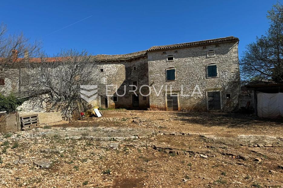 Istra, Cukrići, kamene kuće s pomoćnim objektom za adaptaciju - cover