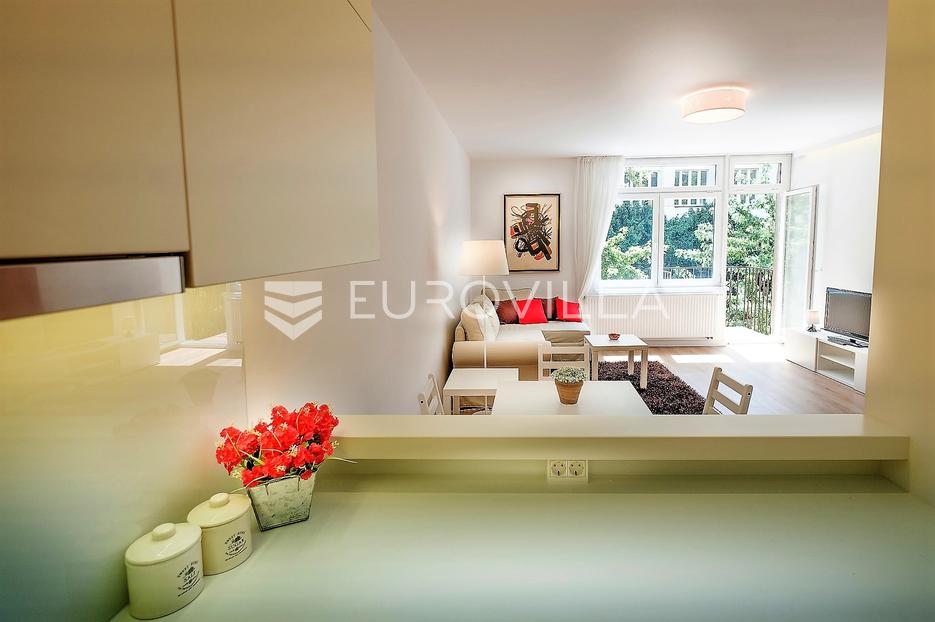 Zagreb, Centar, prekrasan dvosoban stan 58 m2 - cover