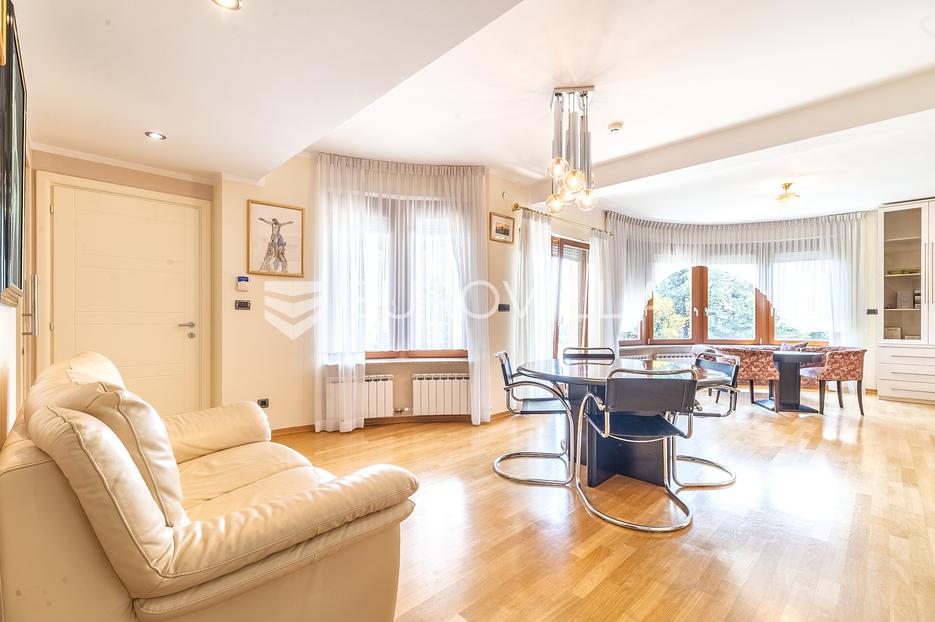 Zagreb, Čačkovićeva, prekrasan četverosobni stan sa terasom + 2 PM, 160 m2 - cover