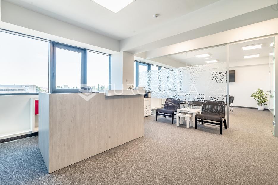 Zagreb, Žitnjak, poslovni prostor 229 m2 u prizemlju poslovne zgrade - cover