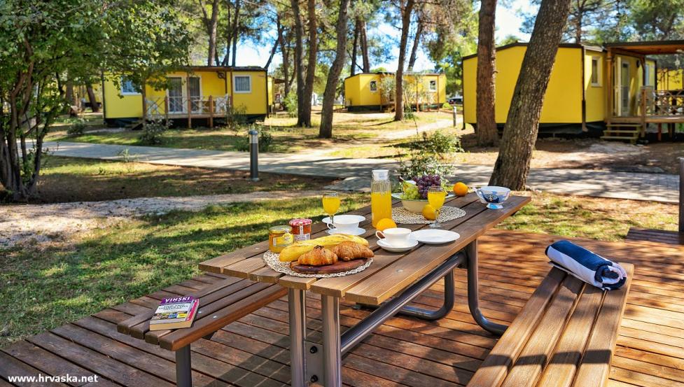 MOBILNE KUĆICE KAMP PINETA - cover