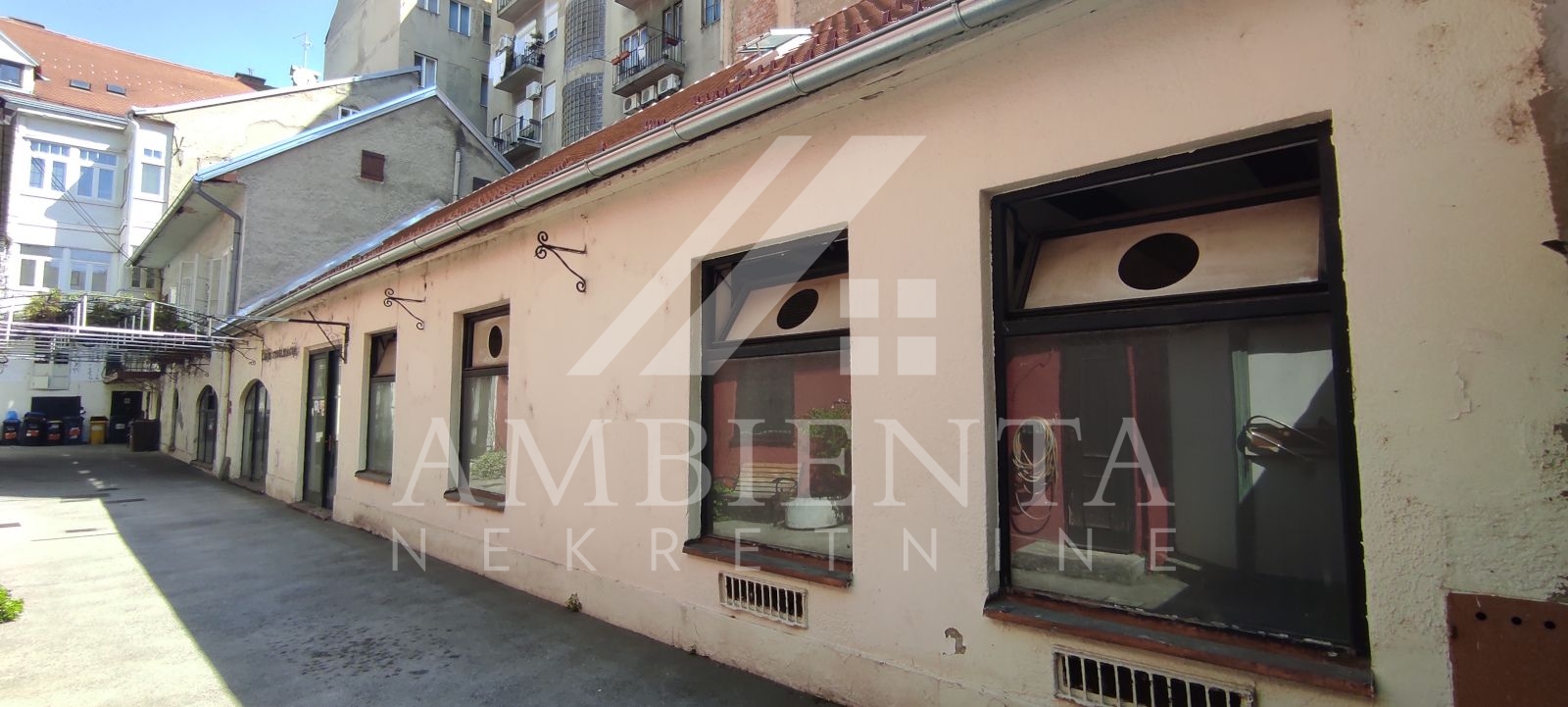 Zagreb-strogi centar, top pozicija, lokal 330m2 za uređenje - cover