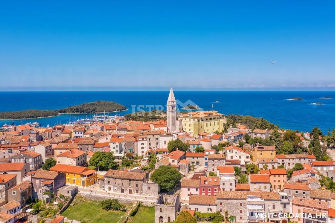 Lijepa kuća sa više stanova u blizini mora - cover