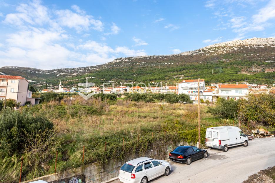 Kaštel Stari, odlično građevinsko zemljište 690 m2 - cover