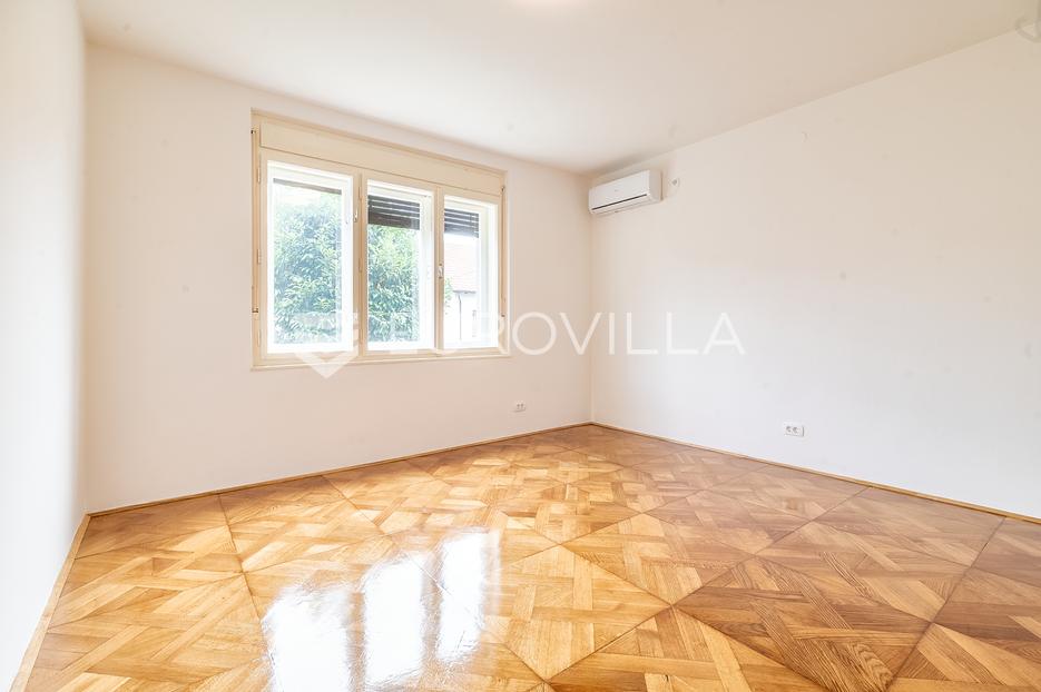 Zagreb, Lašćina, kuća s tri odvojena stana - cover