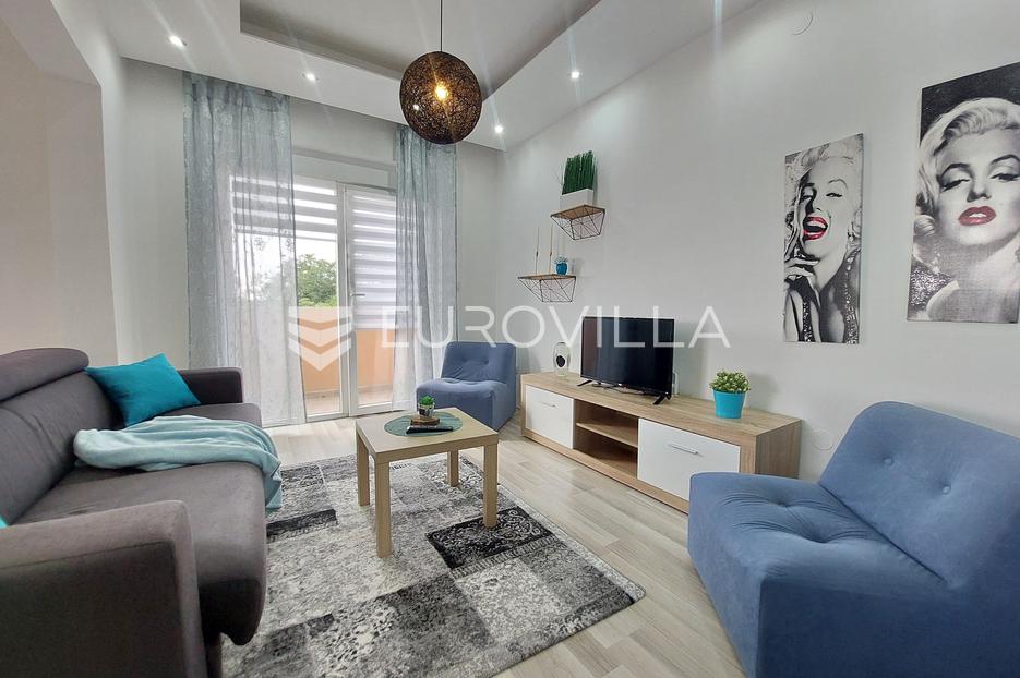 Istra, Pula, Veli vrh, 2SS+DB obiteljski stan smješten na mirnoj lokaciji s pogledom na zelenilo - cover