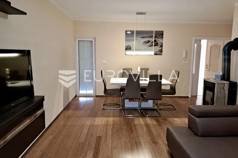 Crikvenica, poslovni prostor od 126,65 m2 u turističkoj funkciji - cover