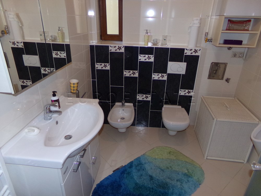 Varaždin - centar: poslovni prostor od 110 m2, prizemlje - cover