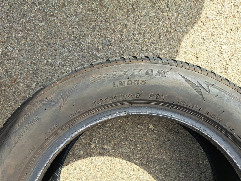 205/60/16 Bridgestone zimska 4 kom. - cover