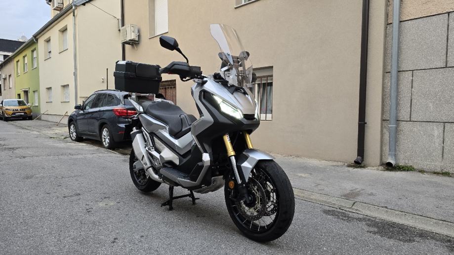 Honda XADV 750 cm3,LED,KEYLESS GO,NEMA 5%,IZVRSTAN, 2017 god. - cover