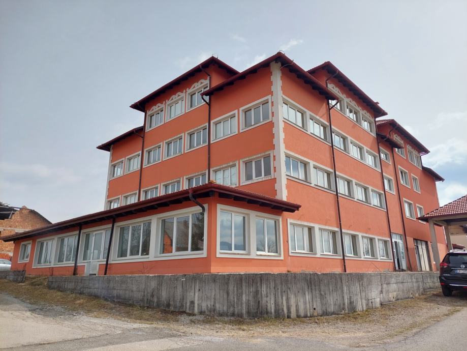 HOTEL, VRBOVSKO - 3990.00 m2 + 17.000 m2 zemljište - (prodaja) - cover