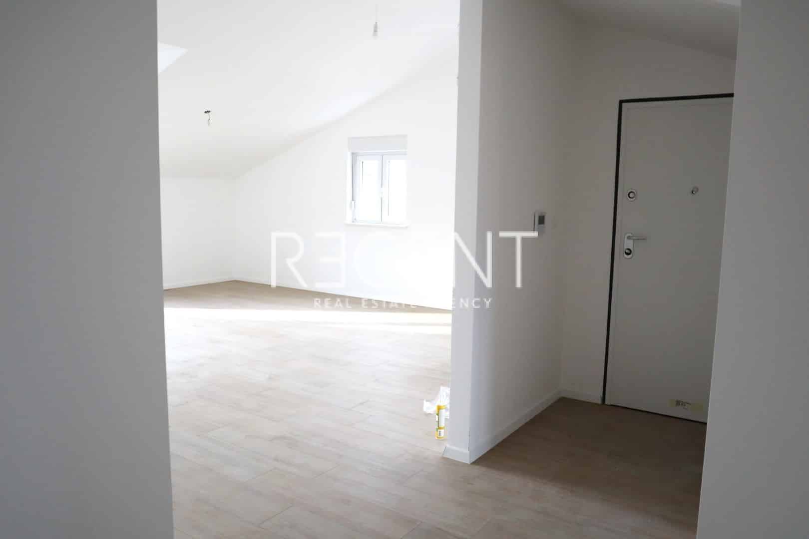 Split, Strožanac - Prostrani trosoban stan u novogradnji 111 m2 - cover