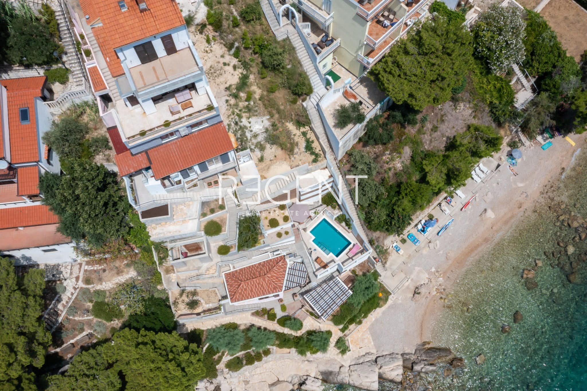 Omiš, Stanići - Luksuzni kompleks s mogućnošću proširenja *prvi red do mora* - cover