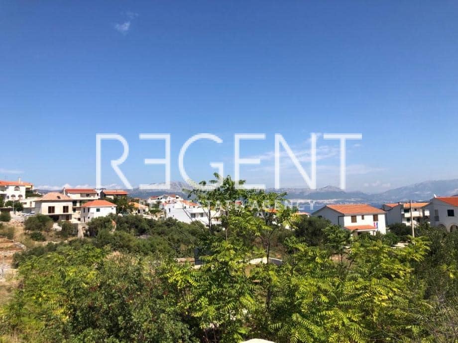 Trogir, Čiovo - Građevinsko zemljište na izvrsnoj lokaciji, 1014m2 - cover
