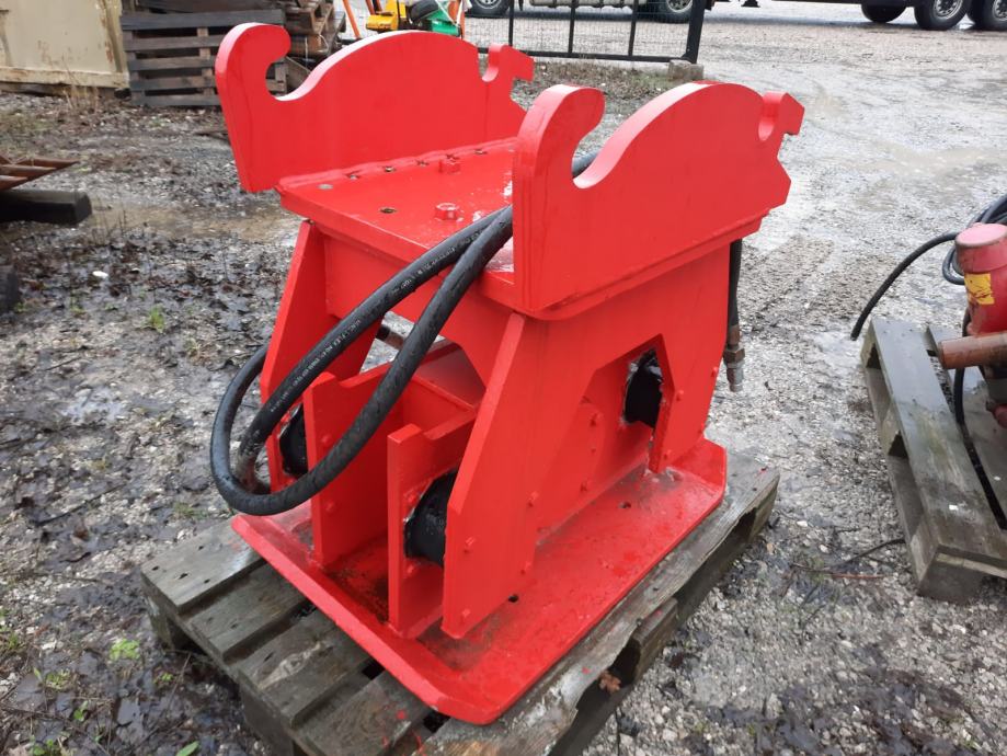 Vibroploća za rovokopač - cover