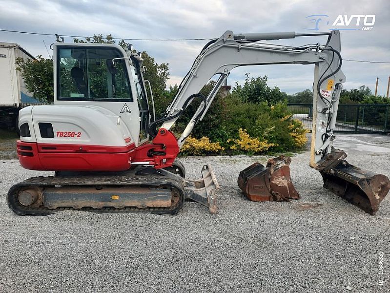 Takeuchi TB250 - cover
