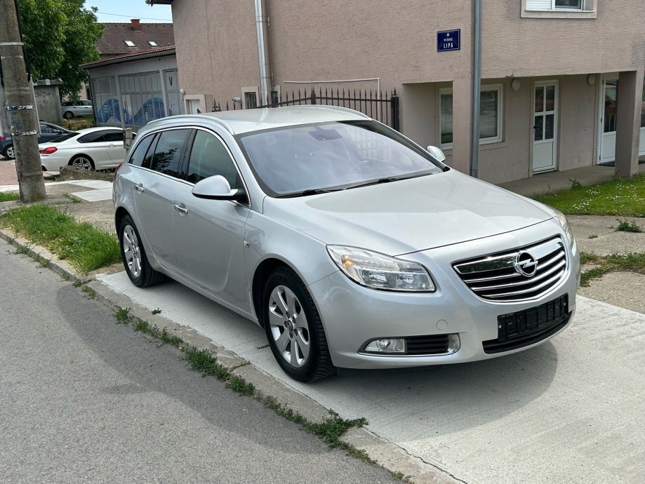 Opel Insignia Karavan 2,0 CDTI COSMO POLU KOŽA NAVIGACIJA EXTRA STANJE - cover
