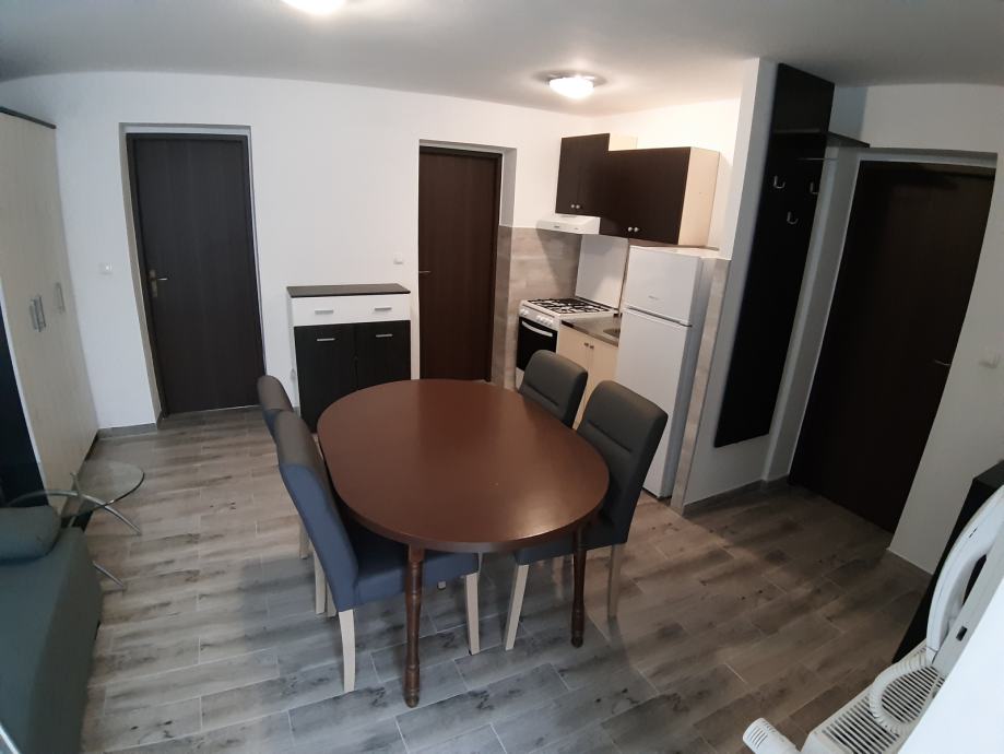 Stan: Osijek, 70.00 m2, četverosoban, centar (iznajmljivanje) - cover