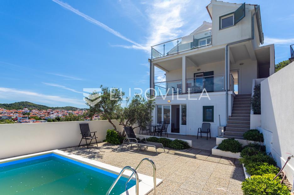 Tribunj, kuća s pogledom na more - cover