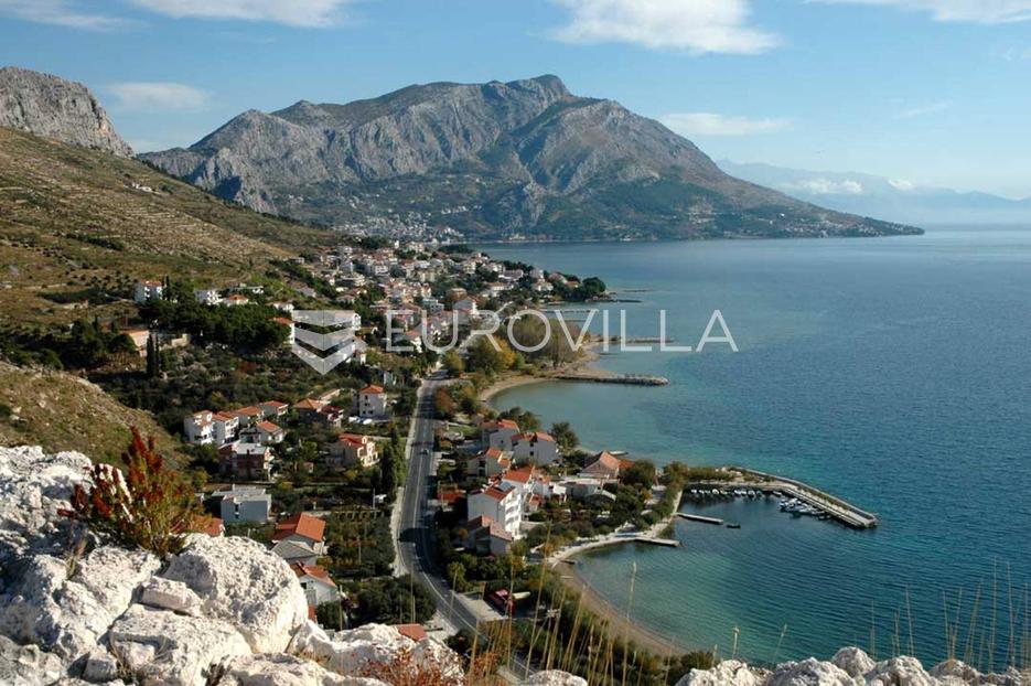 Omiš, Mali rat, građevinsko zemljište s pogledom, površine 2025 m2 - cover