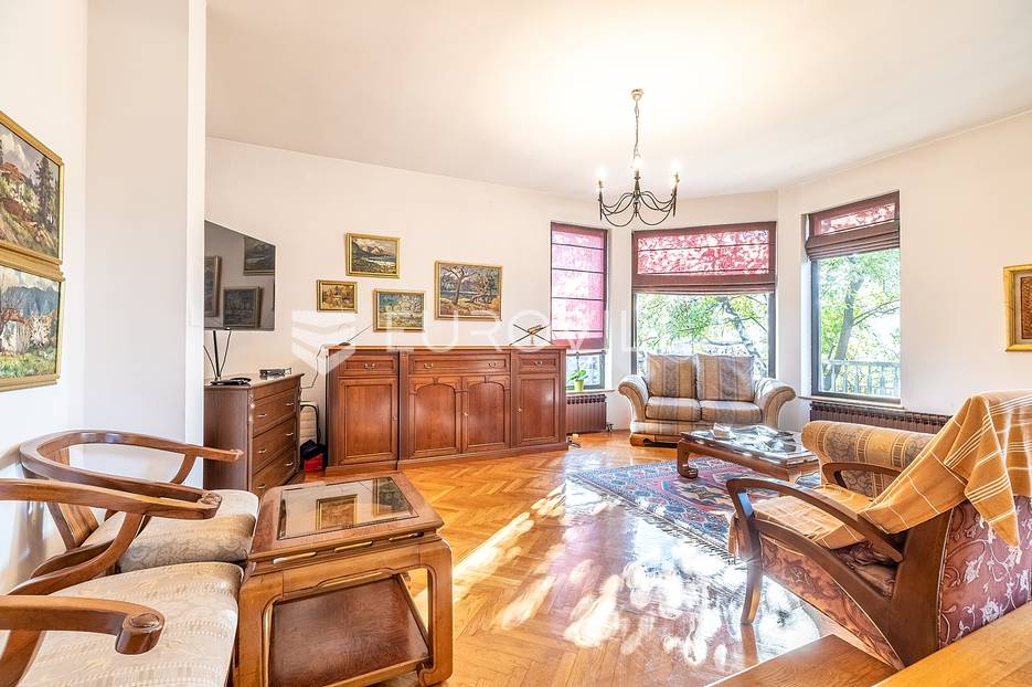 Zagreb, Gornja Dubrava, obiteljska kuća NKP 280 m2 na zemljištu 382 m2 - cover