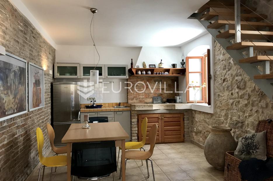 Mali Lošinj, Susak, simpatična kamena kuća - cover