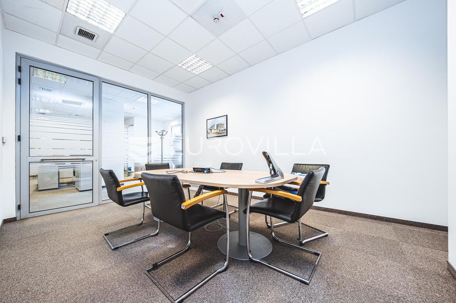 Zagreb, Radnička, funkcionalan poslovni prostor 191m2 na 1. katu poslovne zgrade - cover