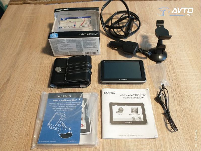 GARMIN NUVI 2340 LMT SA SVIM DODATNOM OPREMOM + KOŽNA TORBICA - cover
