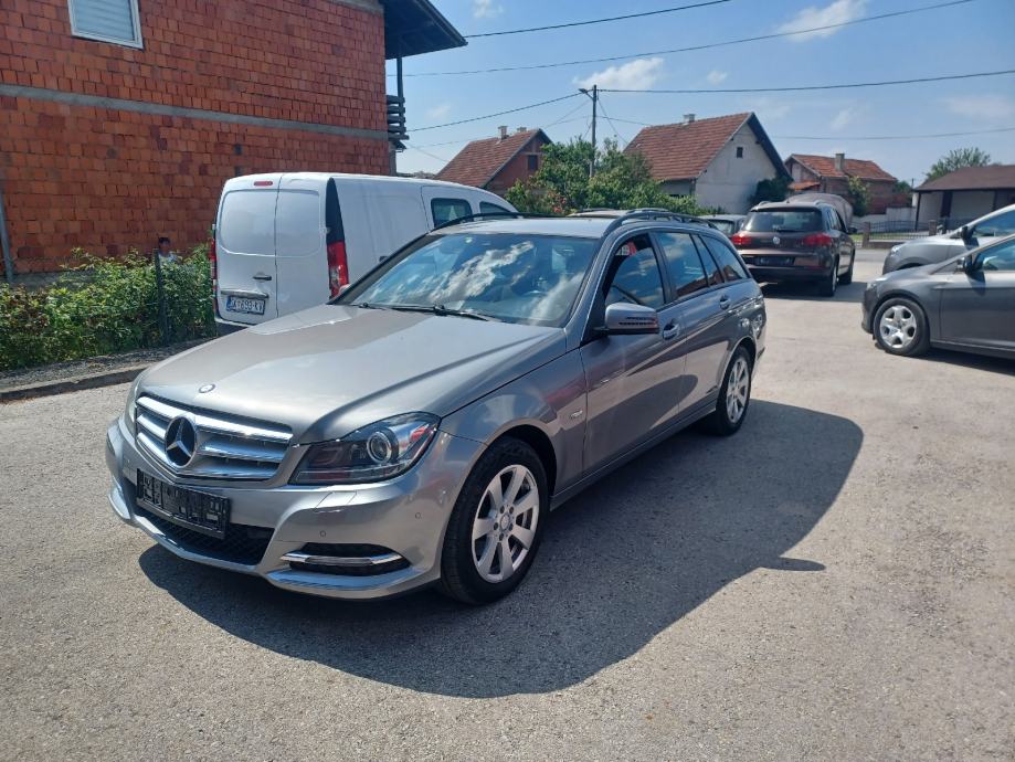Mercedes-Benz C-klasa T-model 200 CDI T - cover