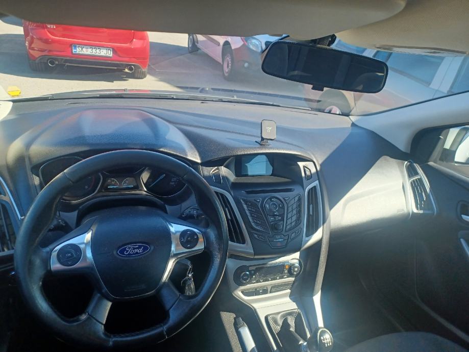 Ford Focus Karavan 1,6 tdci - cover