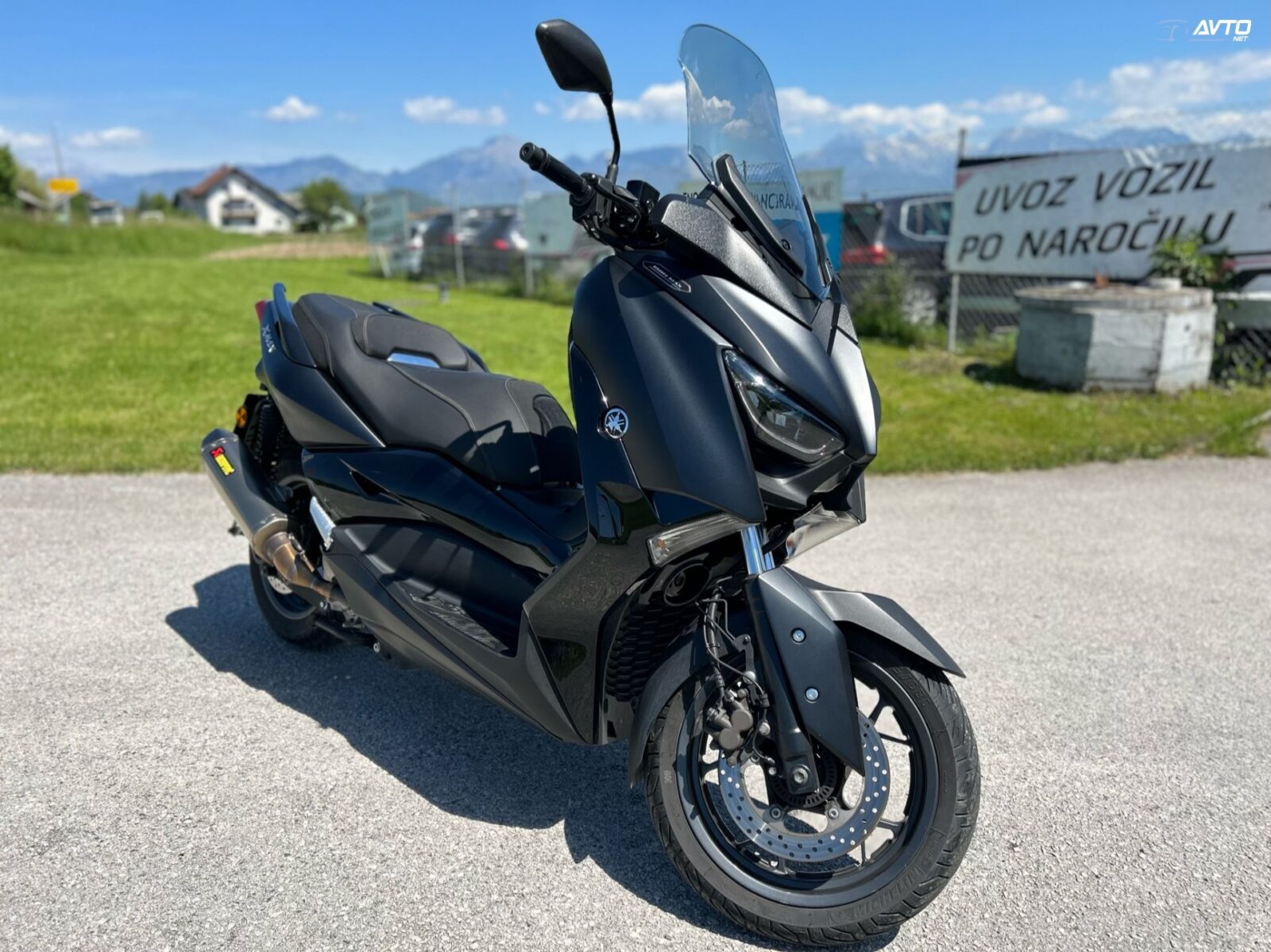 Yamaha X-MAX IRON MAX 300 - cover