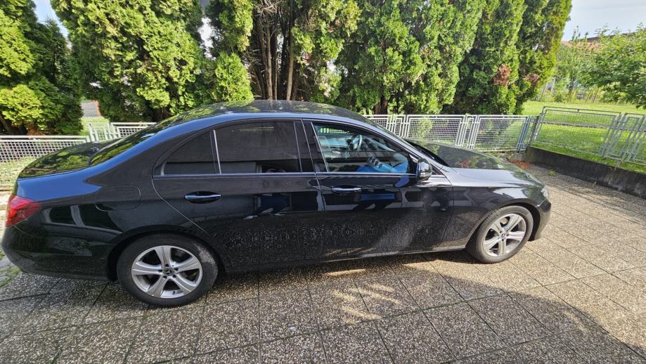 Mercedes-Benz E-klasa 200 D - cover