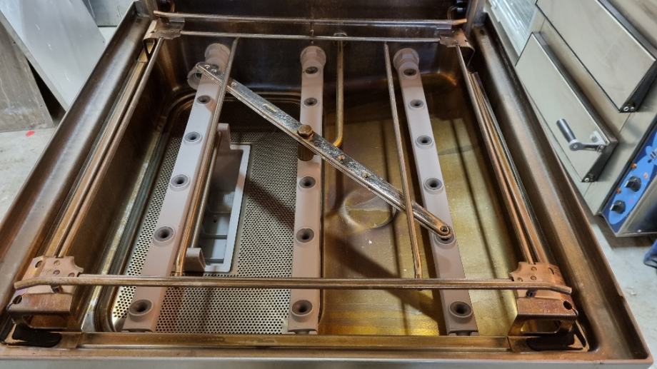 Stroj za pranje posuđa Winterhalter GS 502 - cover
