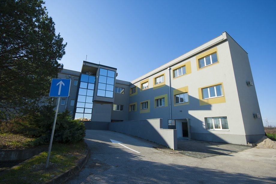 Novi Zagreb - Klara, poslovni kompleks, uredska zgrada, skladište i zemljište za gradnju - cover