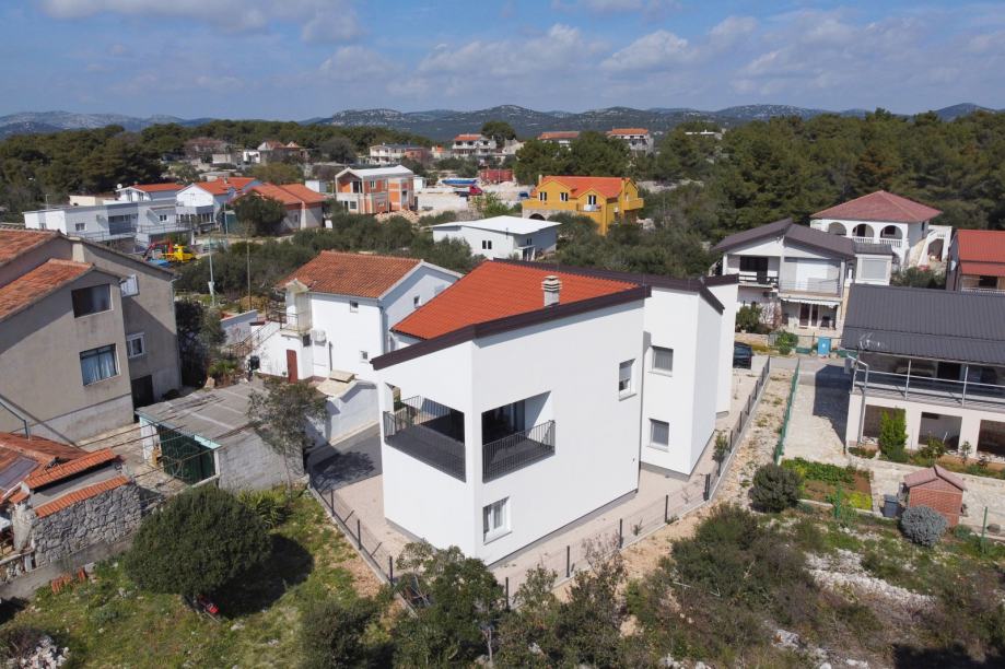 Kuća: Pirovac, 190.00 m2 (prodaja) - cover