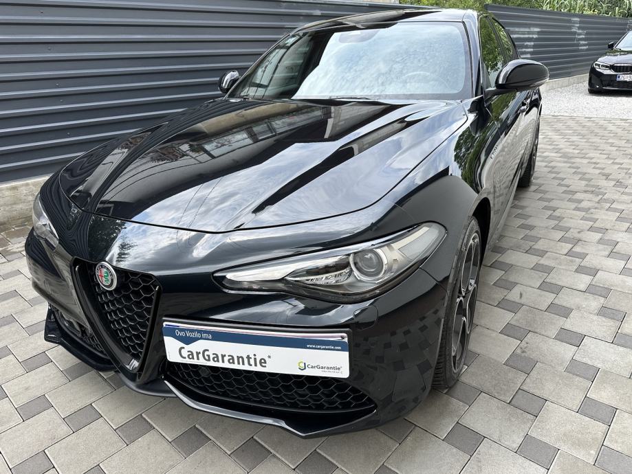Alfa Romeo Giulia 2,0 Turbo Q4 280/BLACK EDITION”VELOCE”reg 6mj2025 - cover