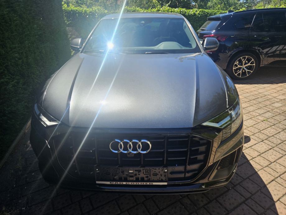 Audi Q8 50 TDI - cover