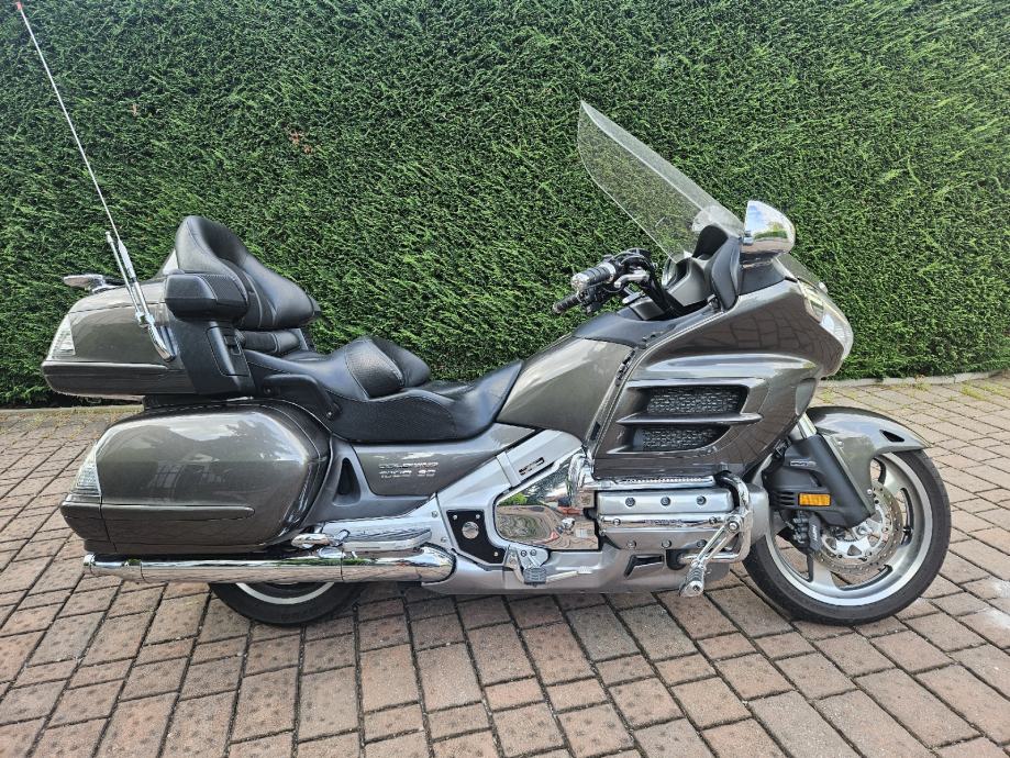 Honda GOLDWING 1800 1800 cm3, 2010 god. - cover