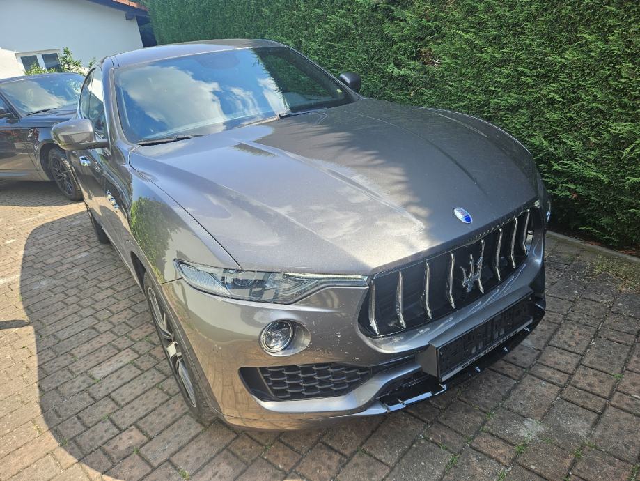 Maserati Levante 3.0tdi automatik - cover