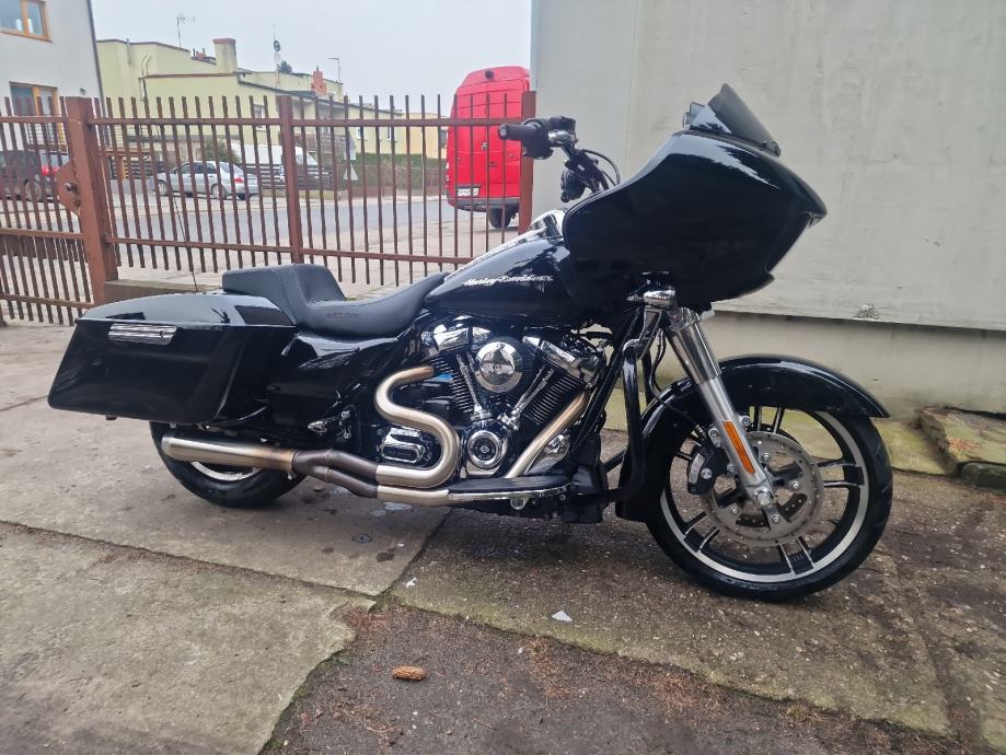 Harley Davidson ROAD GLIDE M8 107. 1750 1750 cm3, 2017 god. - cover