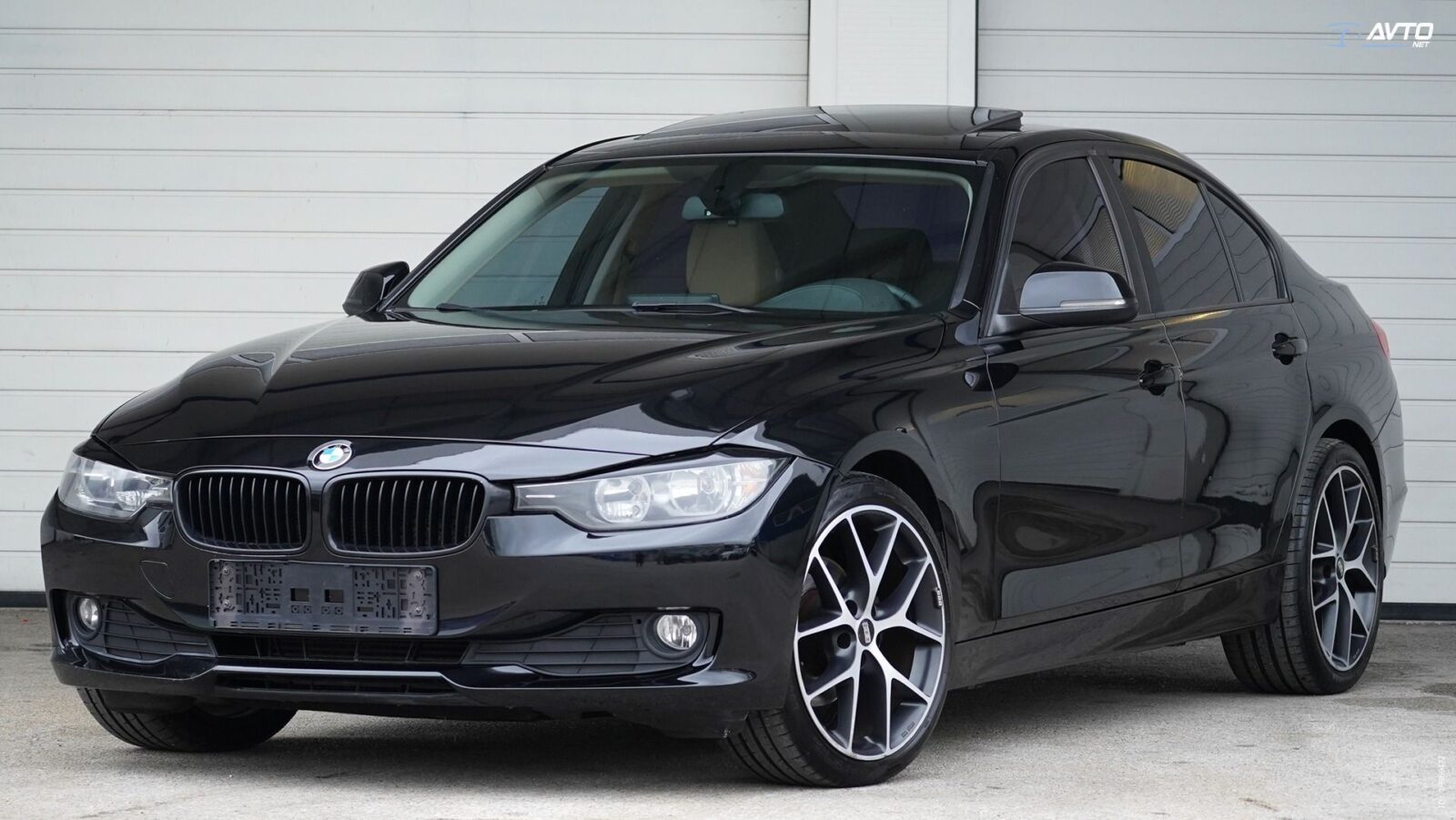 BMW serije 3:  328i-xDrive-Sport-PANO-PRO.NAVI-MEMORY-PDC - cover