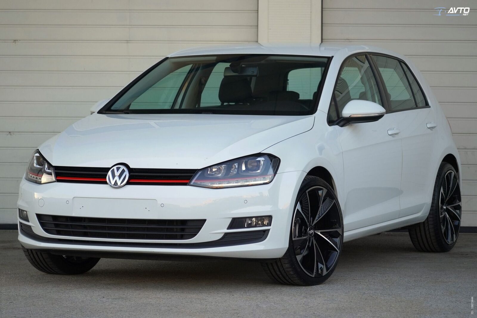 Volkswagen Golf  1.6 TDI-SLO-LED-PDC-TEMP.-19.COL - cover
